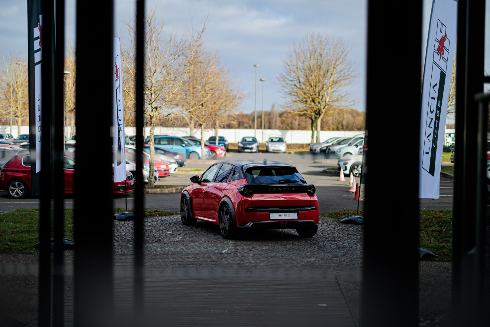 SMALL_ypsilon HF (2)